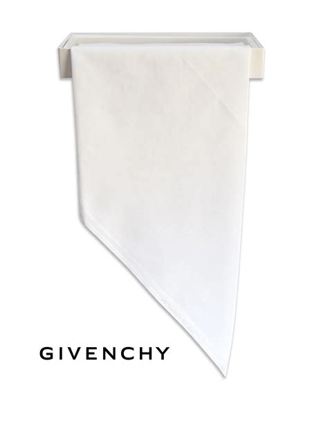 GIVENCHY White Ghutra 